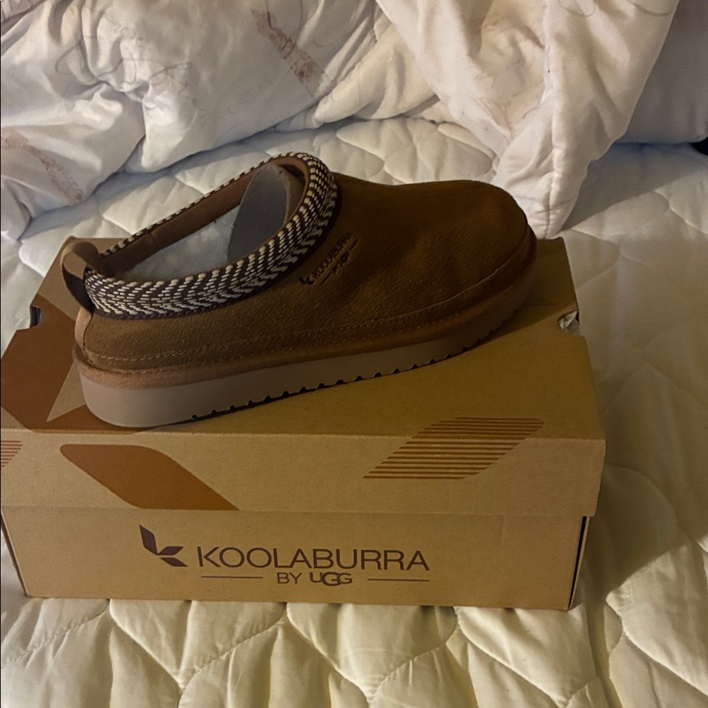 Koolaburra Tan Slippers